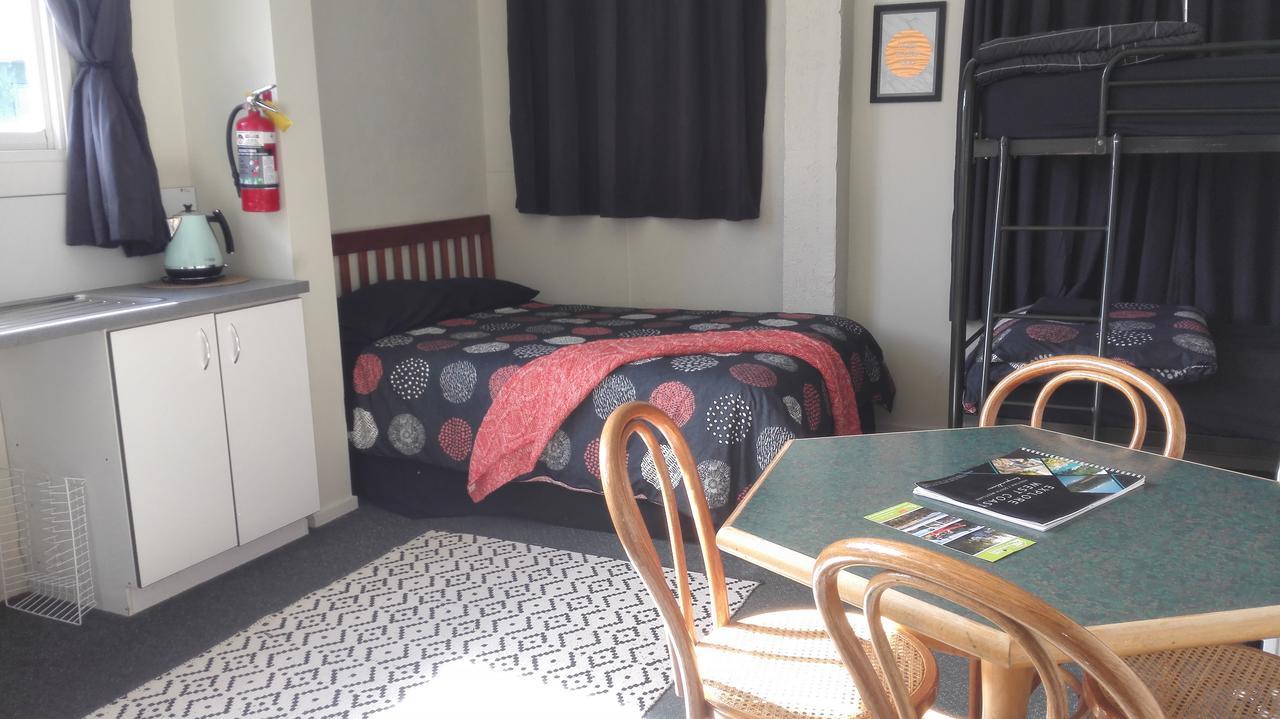 Mountain Jade Backpackers,Private Rooms & Studios 호키티카 외부 사진