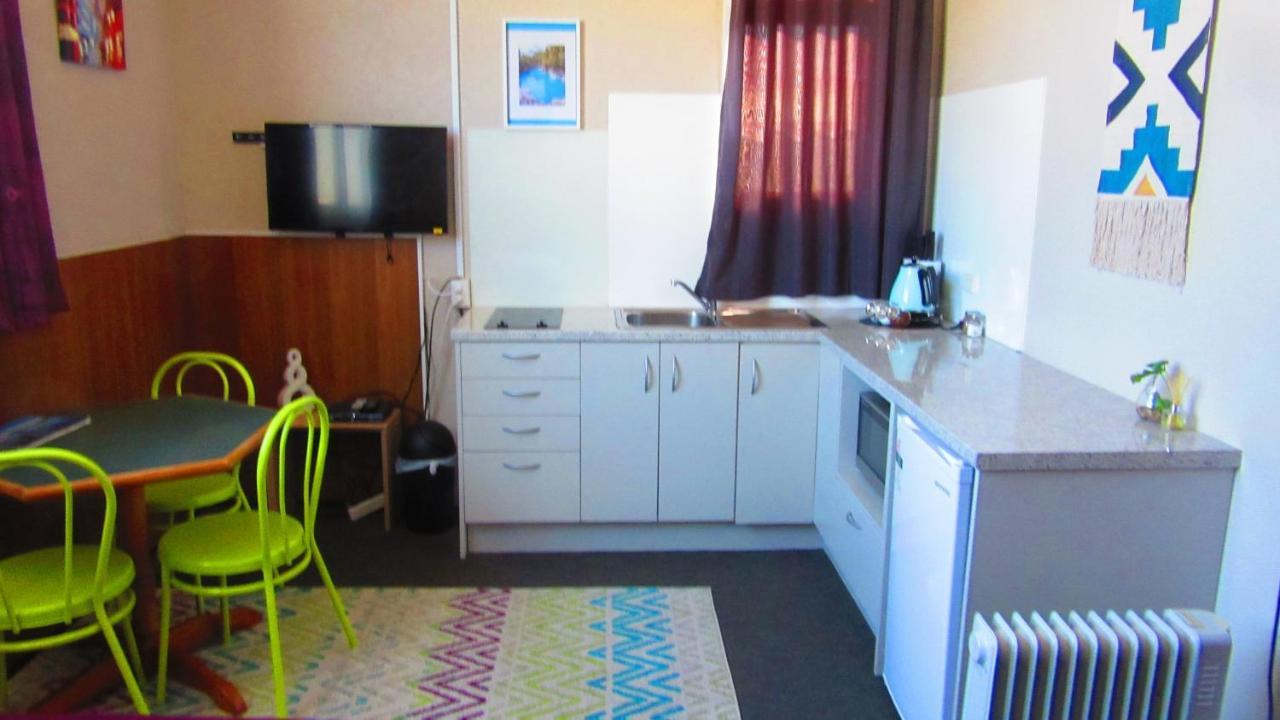 Mountain Jade Backpackers,Private Rooms & Studios 호키티카 외부 사진